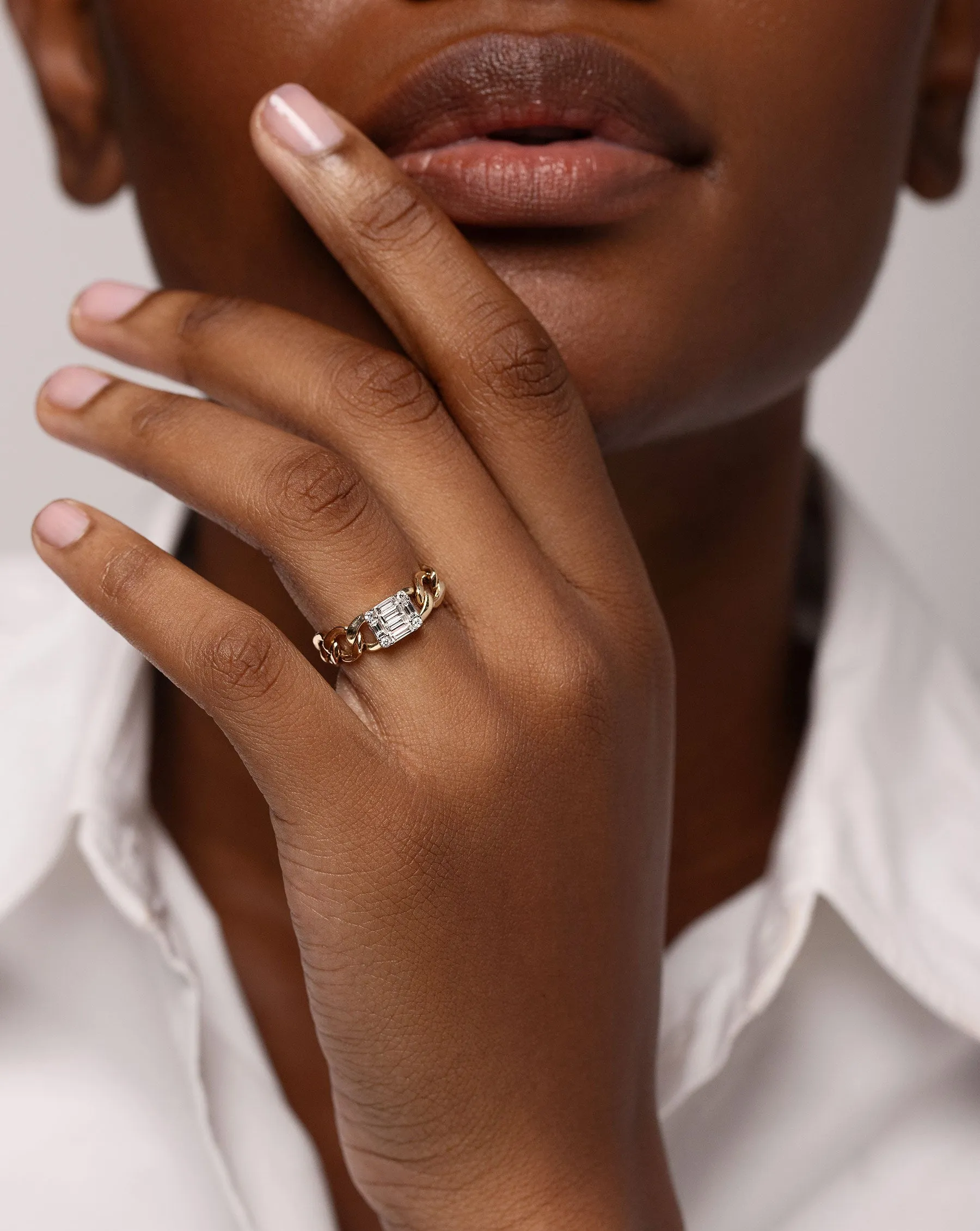 Emerald Illusion Curb Chain Ring