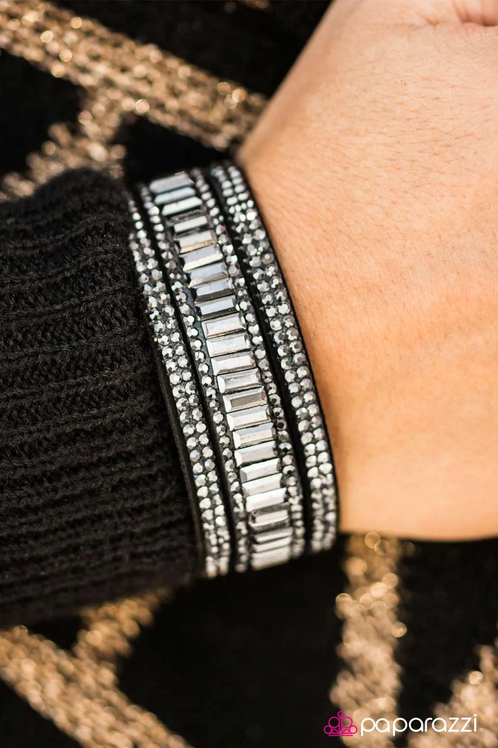 First Class Shimmer - Black