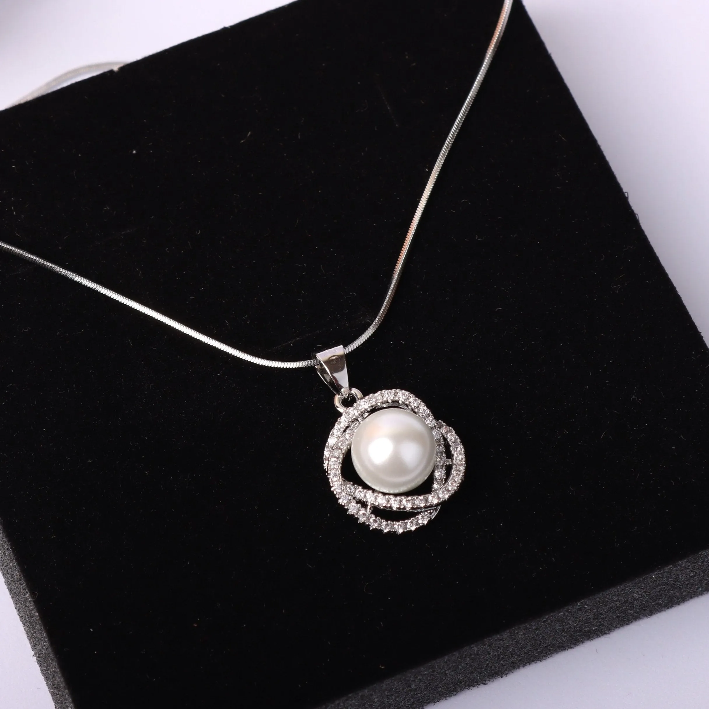 G.Silver Pearl Pendant.