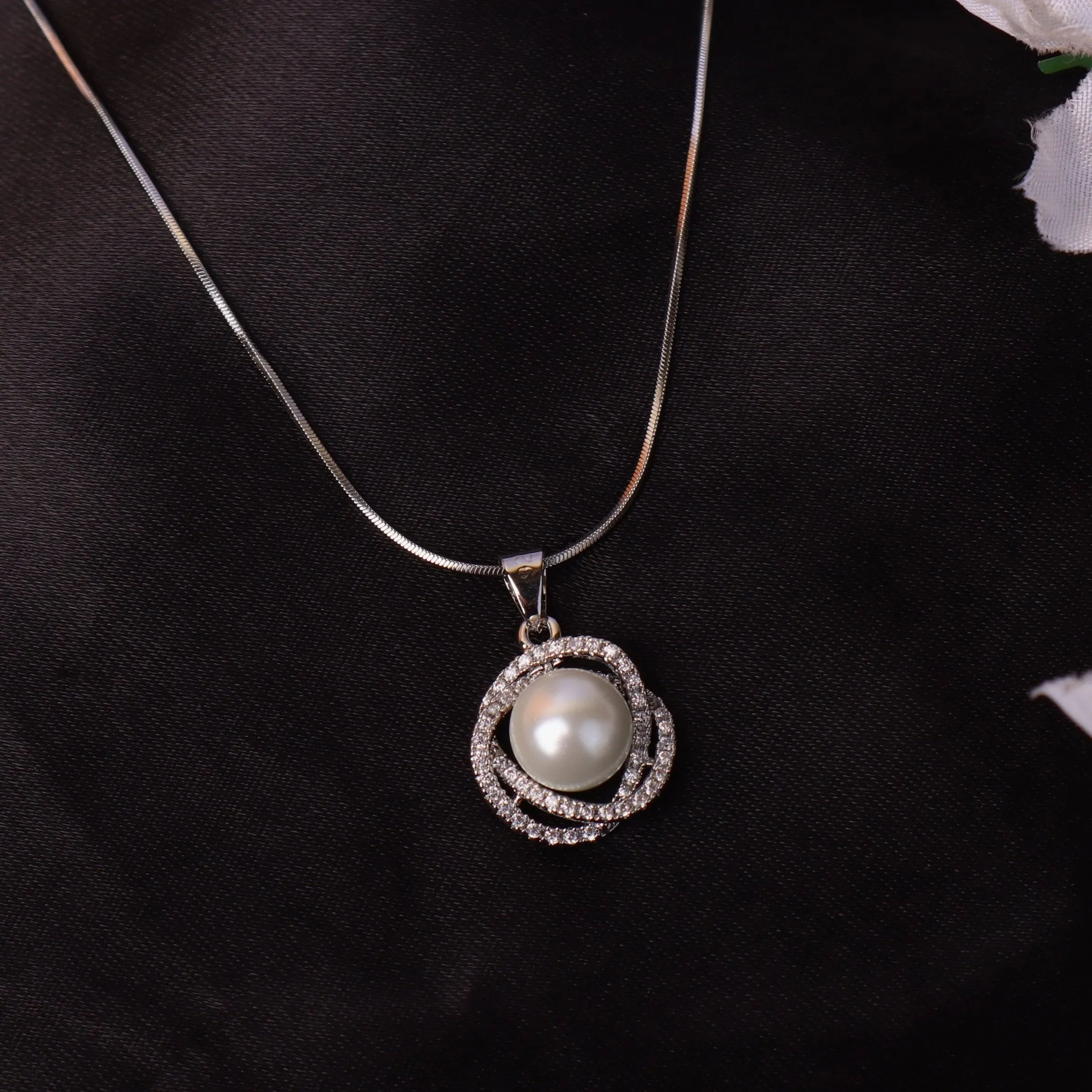 G.Silver Pearl Pendant.