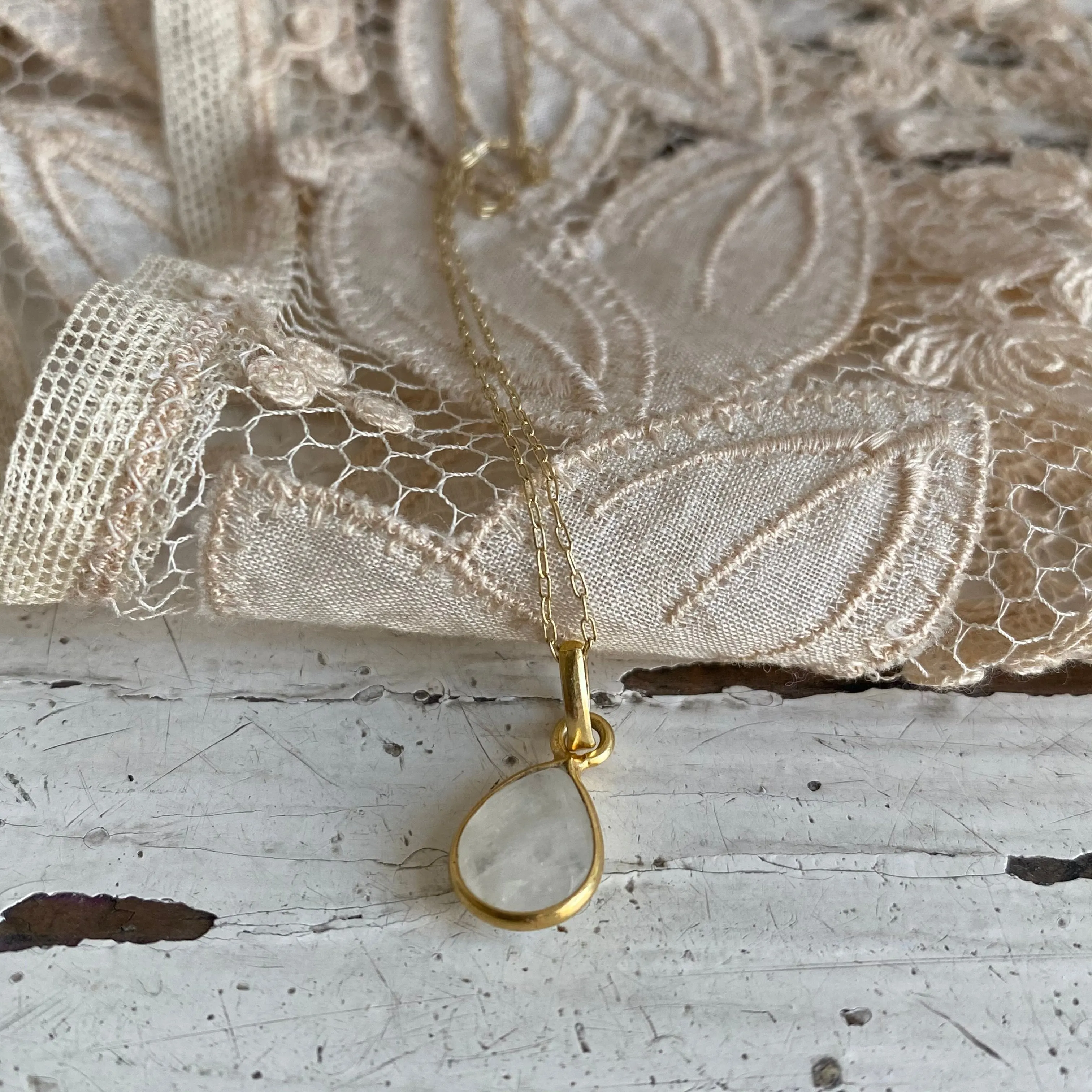 Moonstone | cut pendant necklace | 24k Gold-plated