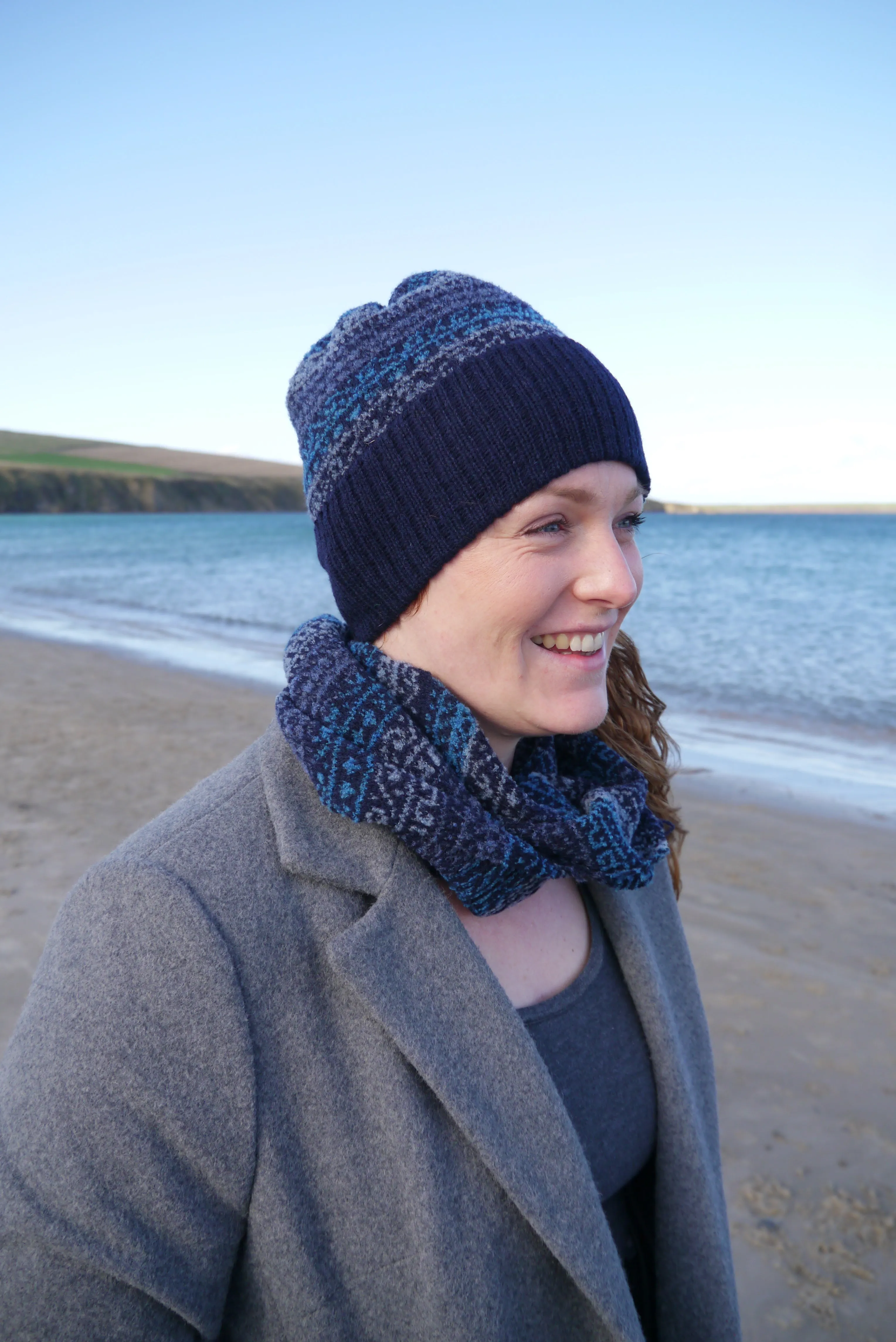 NEW Annie Glue Stormy Seas Fair Isle Hat