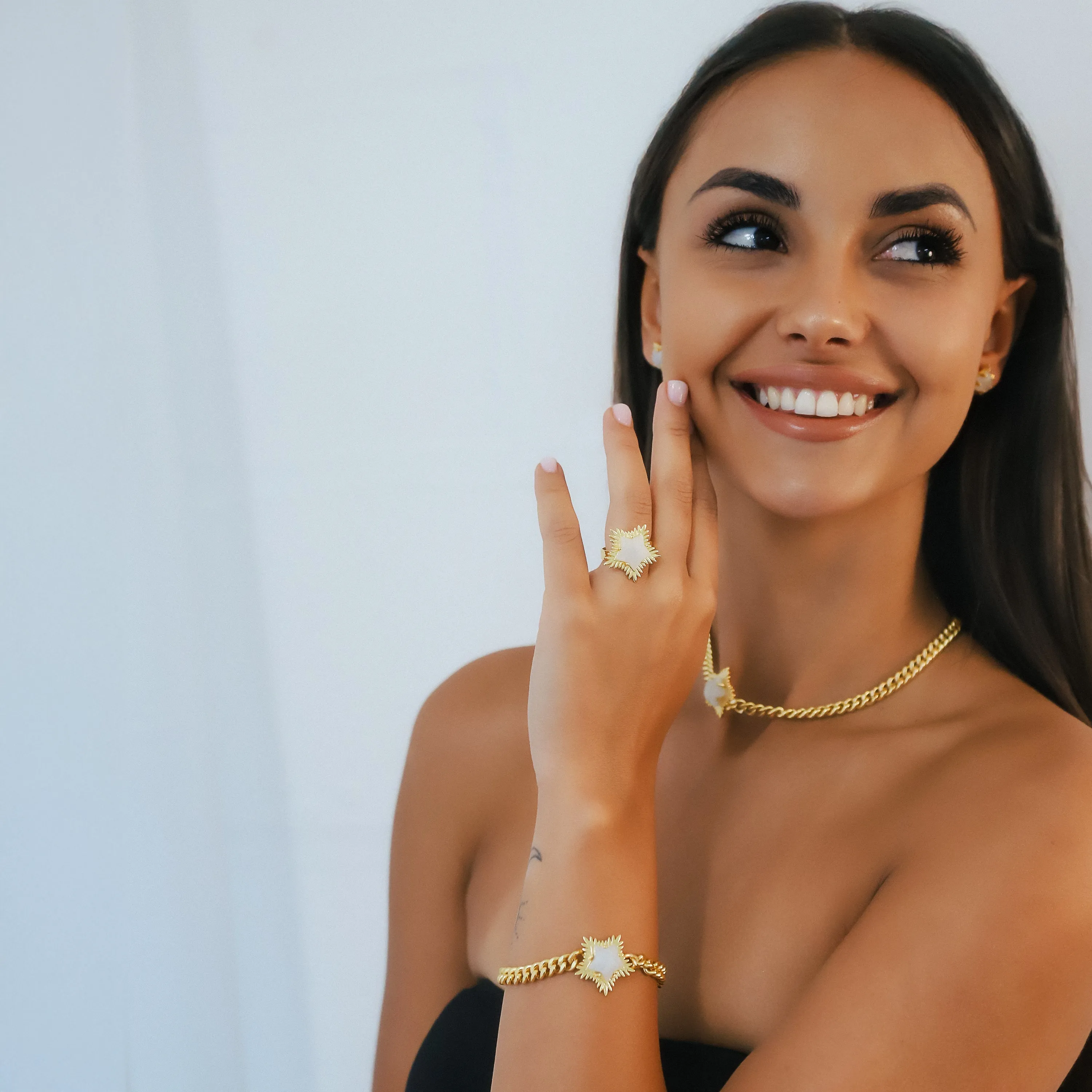 Odette Moonstone Spiky Star Choker Necklace | 18k Gold Plated