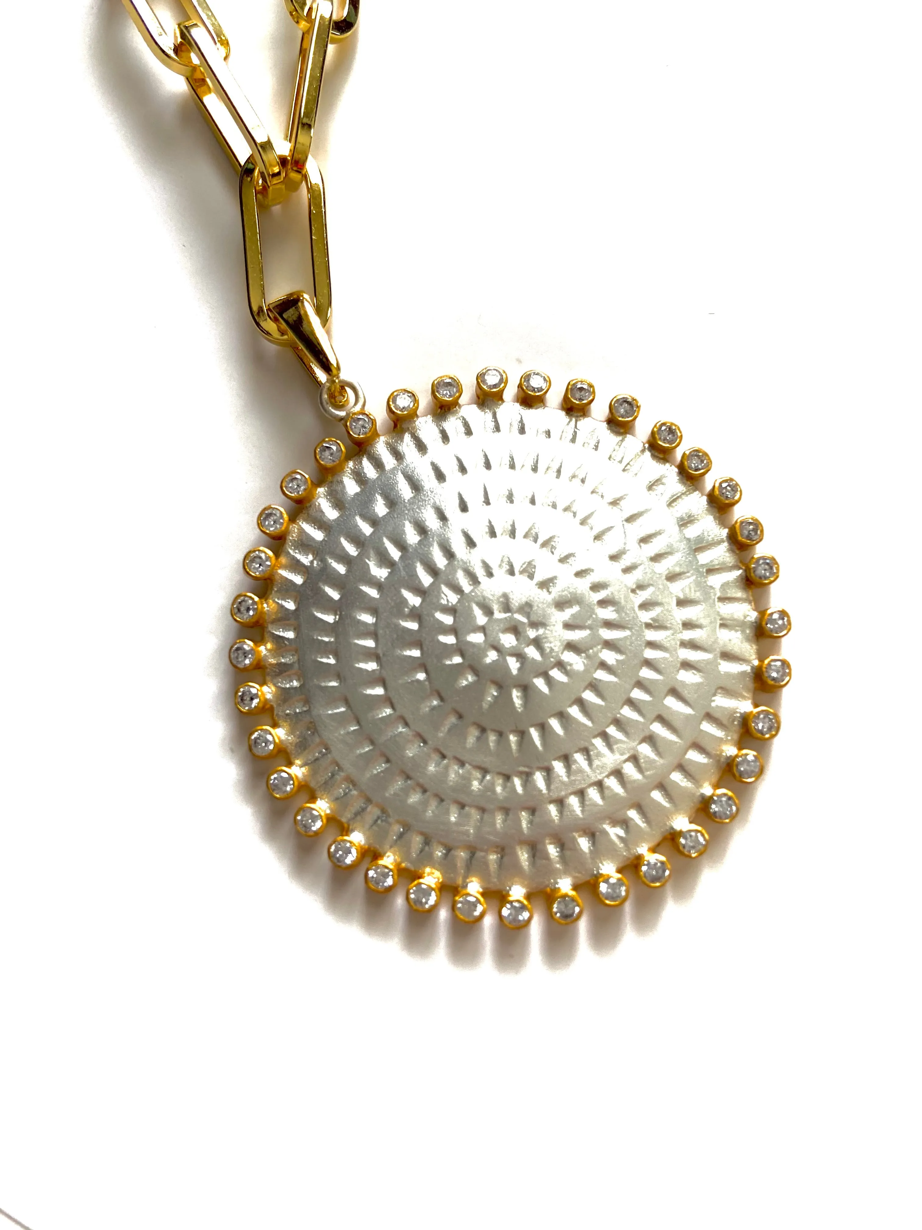 Sterling Silver and White Topaz Gemstone Medaliion Gold Pendant Chain Necklace